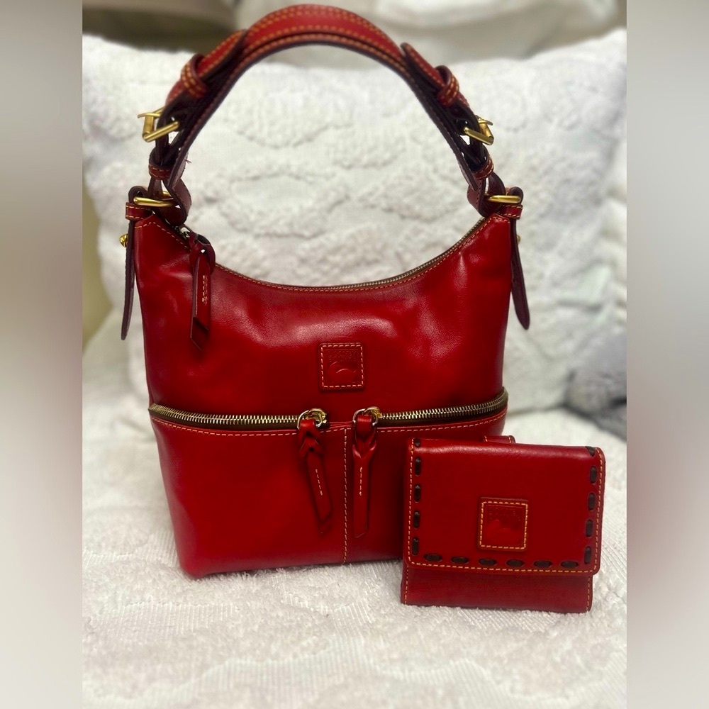 ❤️Dooney & Bourke Florentine Leather Small Zipper Pocket Sac RED ❤️